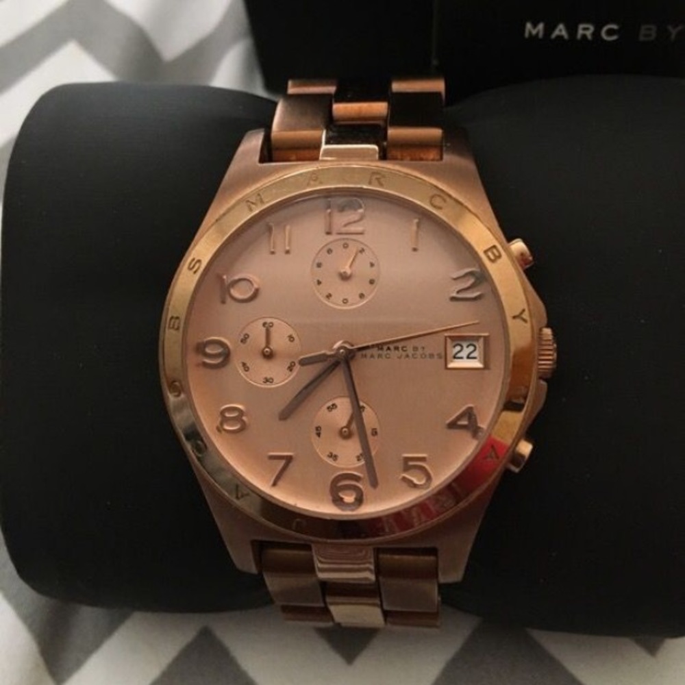 Marc Jacobs rose gold watch